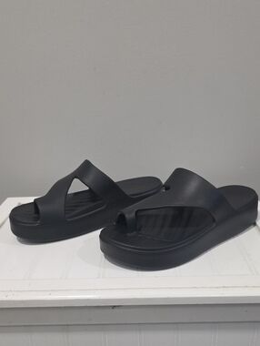 Women’s Black Slide Sandals - Sleek Toe-Loop Comfort